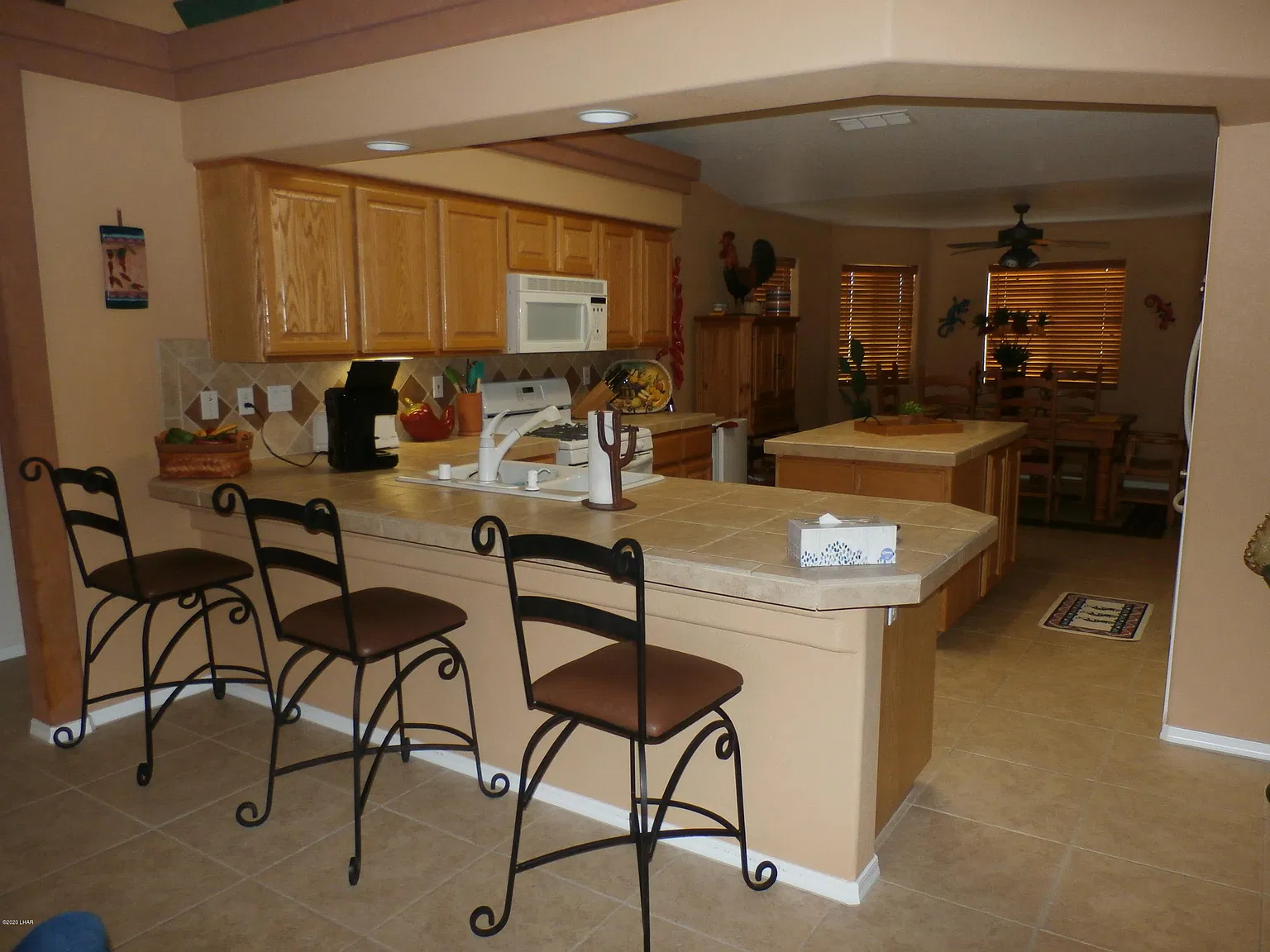 3 bed, 2.0 bath, 1799 sqft, $2,500 — Photo 4