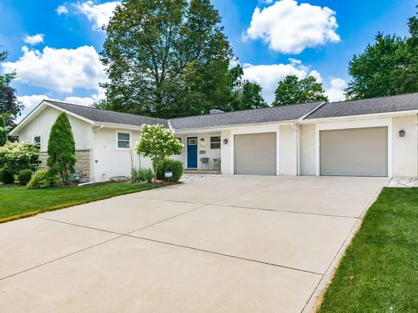 3167 Easton Pl, Columbus, OH 43221