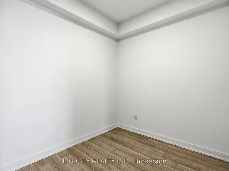 5105 Hurontario St #1401 — Photo 15