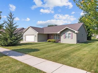 4925 N Cherryvale Ave, Appleton, WI 54913