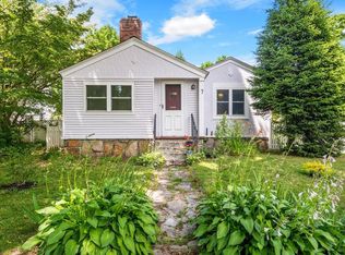 7 Calmia St, Worcester, MA 01602