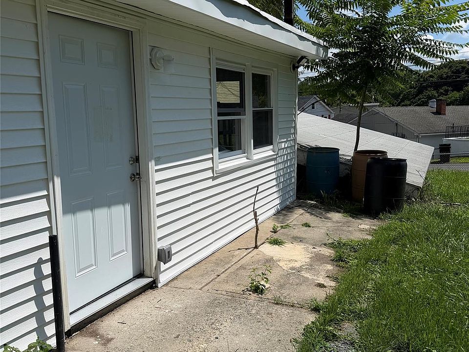 1st image of 50 S Montgomery St APT 6