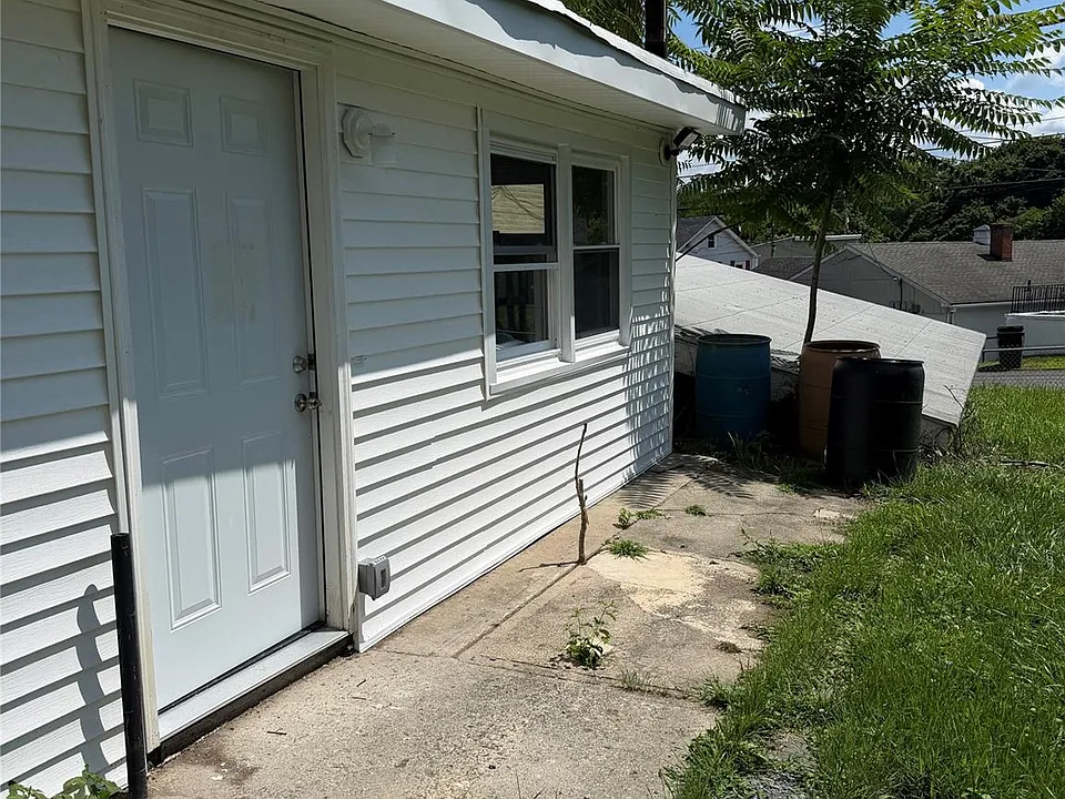 50 S Montgomery St #6