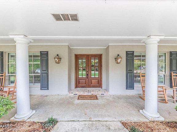 5th image of 212 Acacia Dr