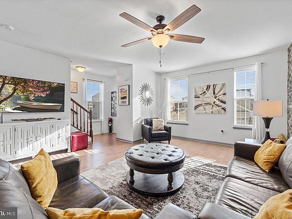 3rd image of 4801 Hicks Dr