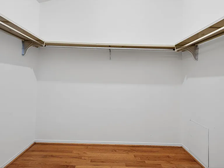 9404 Woodington Dr — Photo 25
