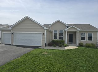 6815 Winterberry Rd, Loves Park, IL 61111