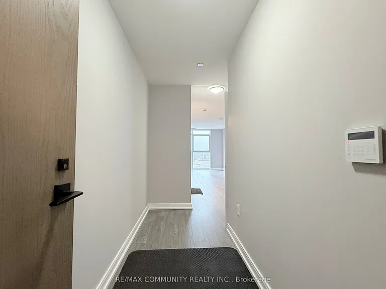 225 Village Green Sq #1001 — Photo 2