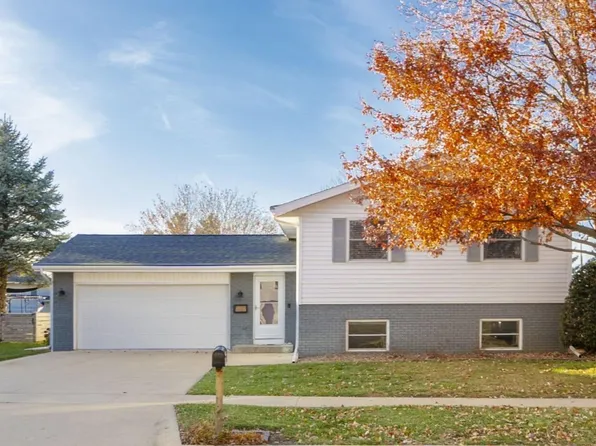 407 Balboa Ave, Cedar Falls, IA 50613