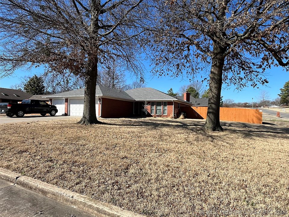 1st image of 2501 Pelican Dr