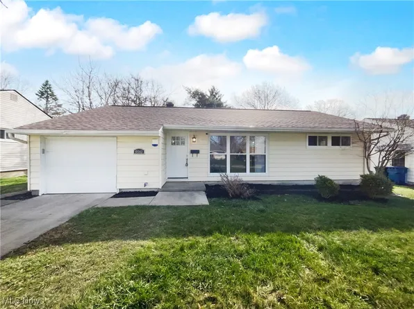 6543 Kenbridge Rd, Parma Heights, OH 44130