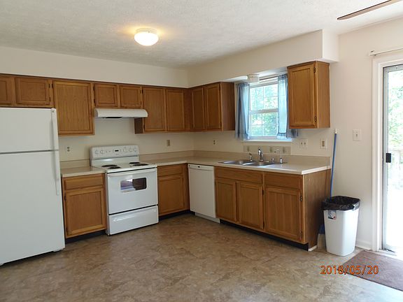 Large Eat in Kitchen