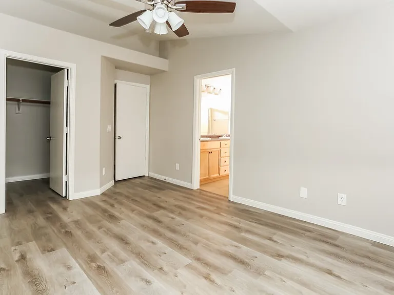 504 Stonehurst Dr — Photo 9