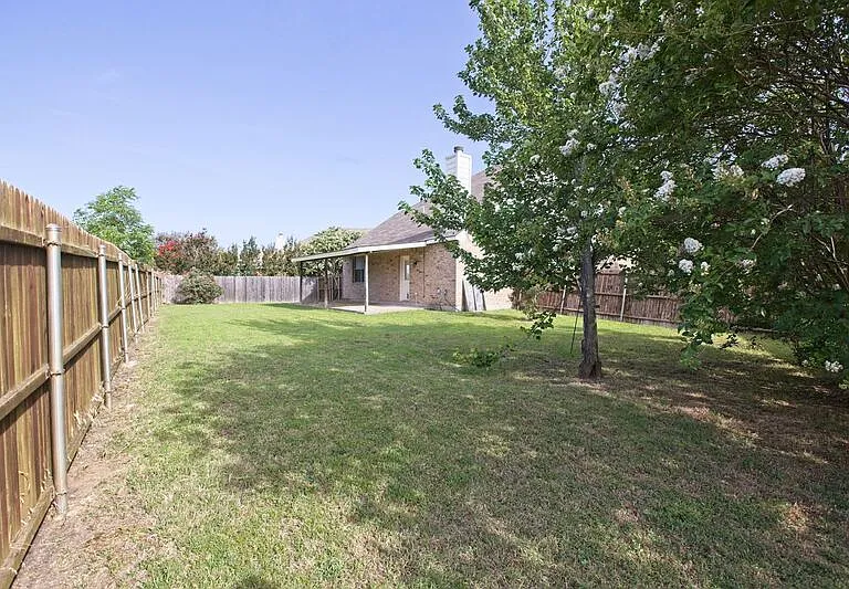 4009 Hidden Meadow Ct — Photo 2