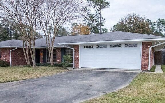 2nd image of 14 Briarwood Cir