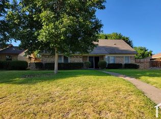 434 Los Santos Dr, Garland, TX 75043