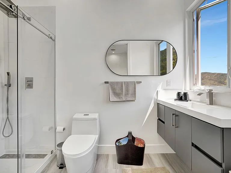 990 Alta Vista Rd — Photo 13