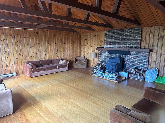 4th image of 179 Camelot Dr