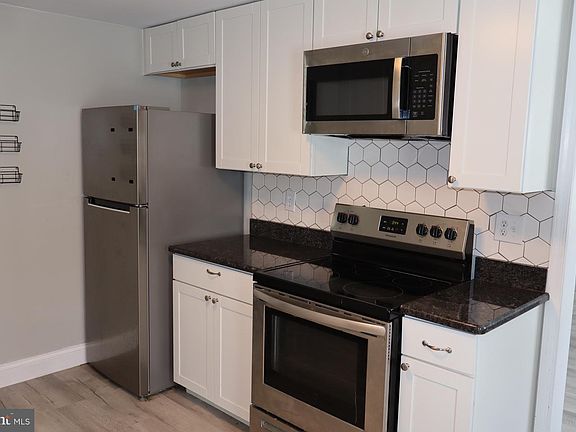 4th image of 306 Elwood Pl