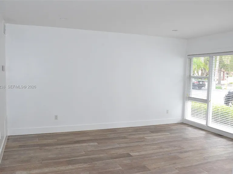 35 Edgewater Dr #104 — Photo 9