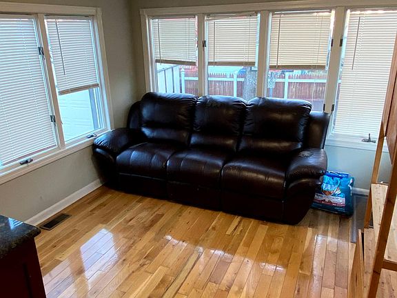 3rd image of 444 Oakwood St