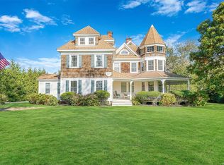 44 Bergen Ln, Blue Point, NY 11715