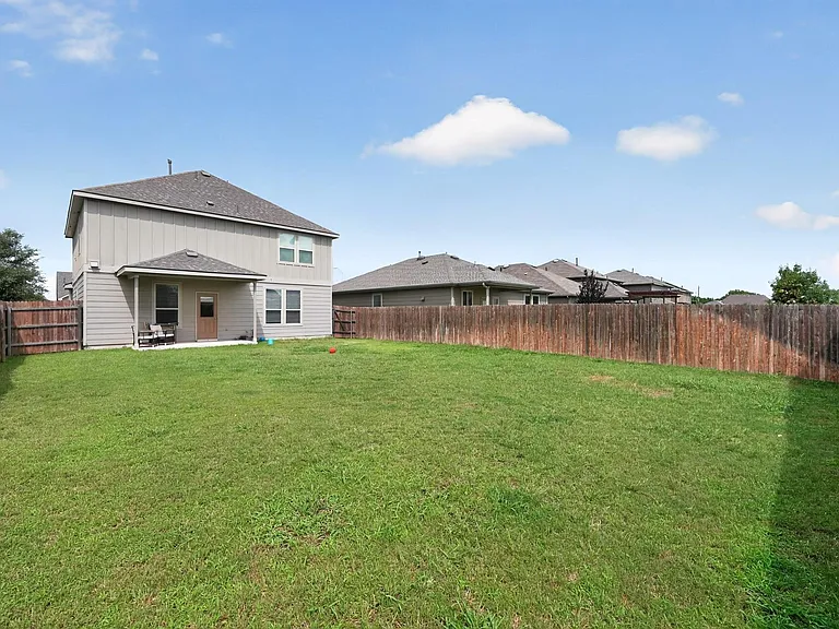 521 Staton St — Photo 36