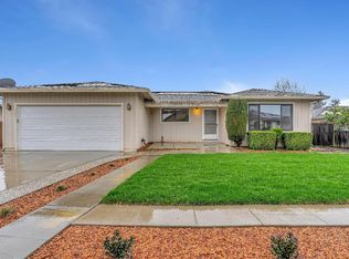 1211 Apricot Ln, Hollister, CA