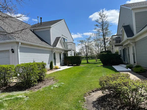 1299 Longacre Ln, Wheeling, IL 60090