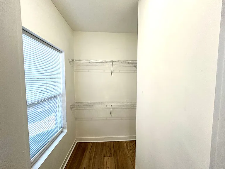 1020 Hill St SE — Photo 9