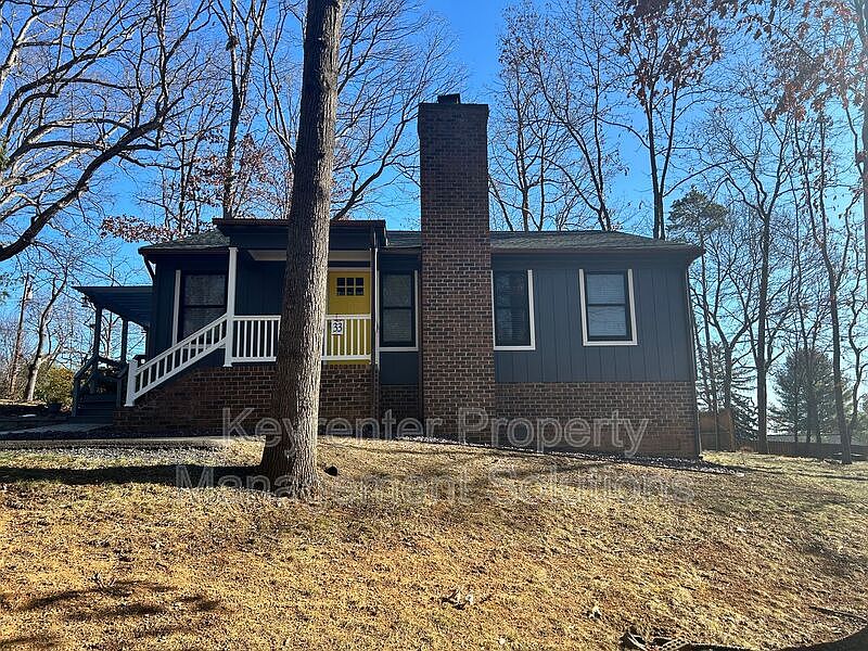 1st image of 33 Oak Ln