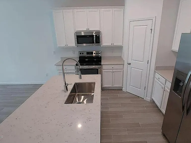 105 Boracay Cir — Photo 14