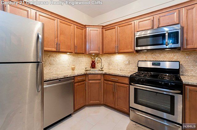 1st image of 555 North Ave APT 26N
