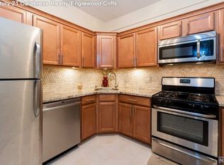 555 North Ave APT 26N, Fort Lee, NJ