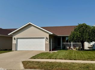 903 Amy Cir, Carroll, IA 51401