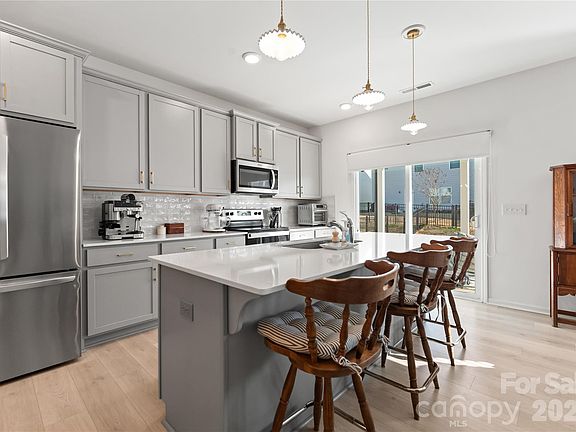 3rd image of 567 Scotch Meadows Loop