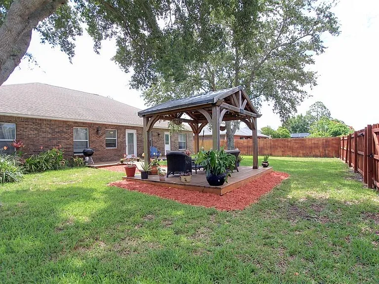 125 Palm Cir — Photo 39