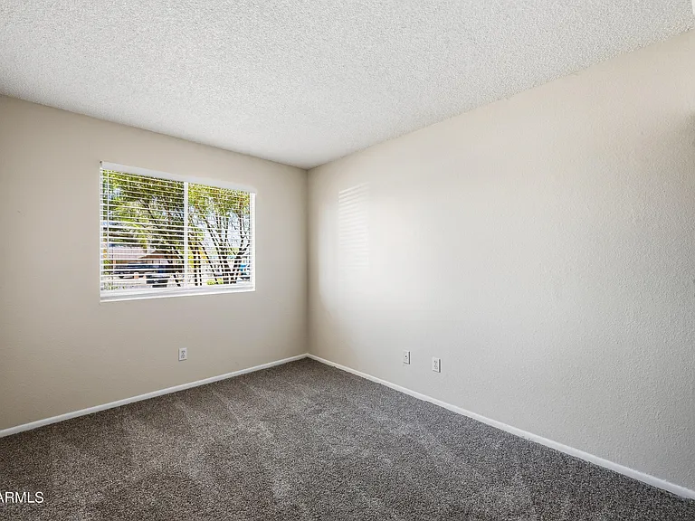2216 W Straford Dr — Photo 18