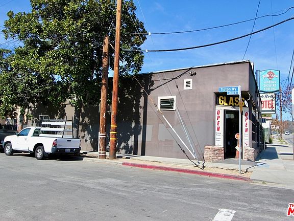 3rd image of 7035 N Figueroa St