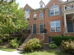 39617 Springwater Dr, Northville, MI 48168