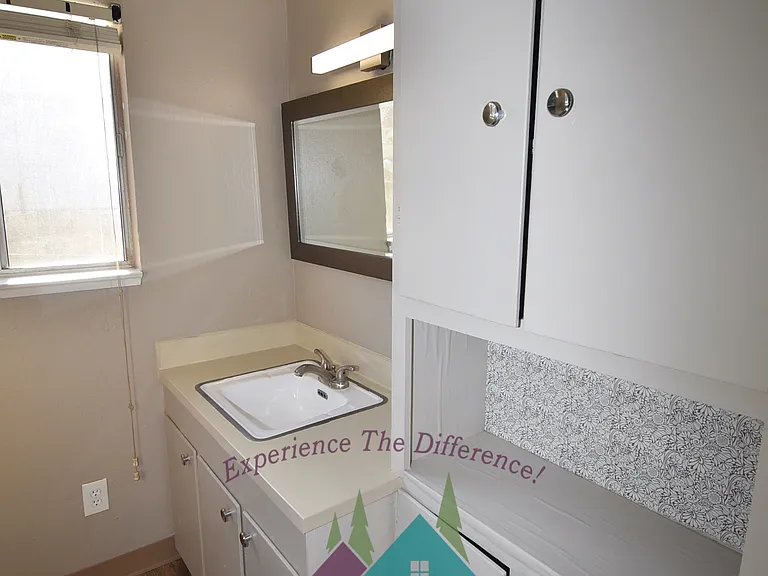 140 Oak St #2 — Photo 12