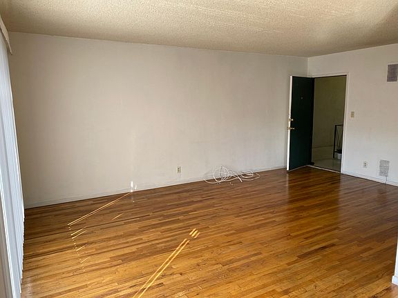 4th image of 8514 Sherwood Dr #8