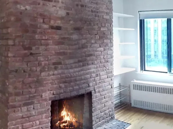 210 East 21st Street image 2 of 9