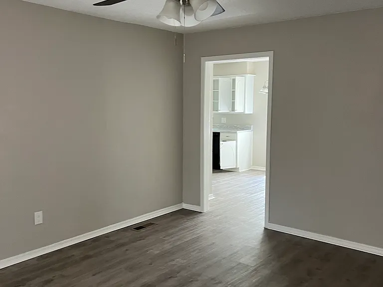 220 Bainbridge Rd — Photo 9