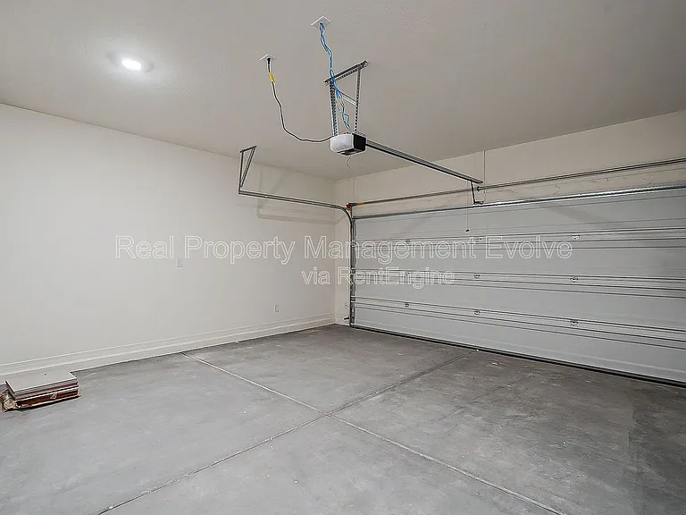 6450 W Magdalena Ln — Photo 24