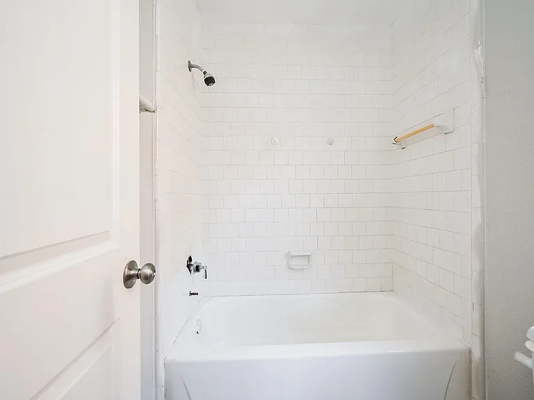 1114 Blue Diamond Dr — Photo 13