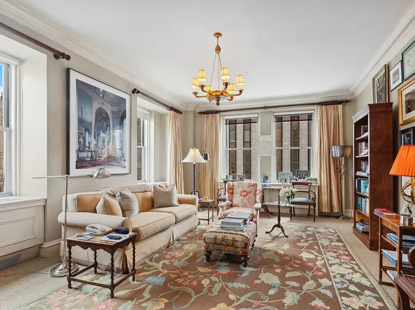 781 5th Ave APT 2109, New York, NY 10022