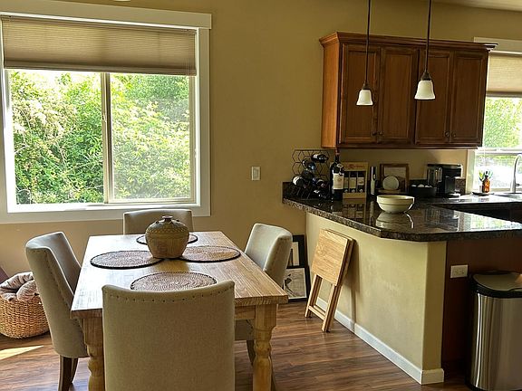 5th image of 509 N Helens View Dr