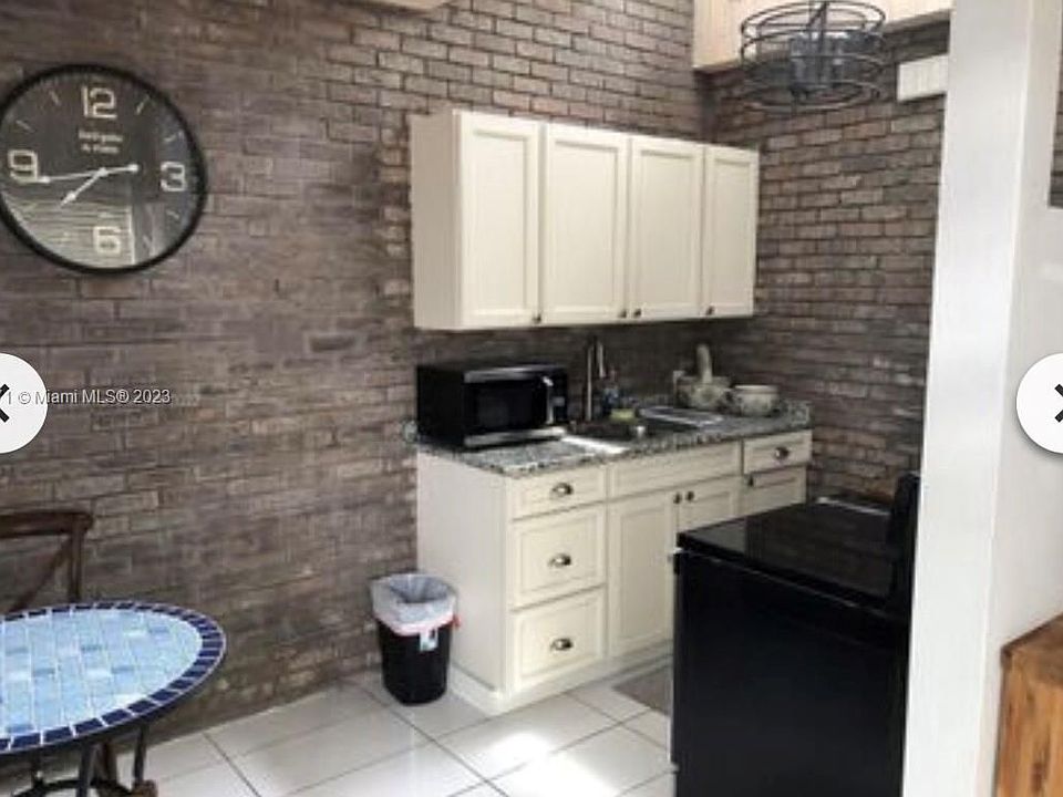1st image of 131 S Federal Hwy APT 1