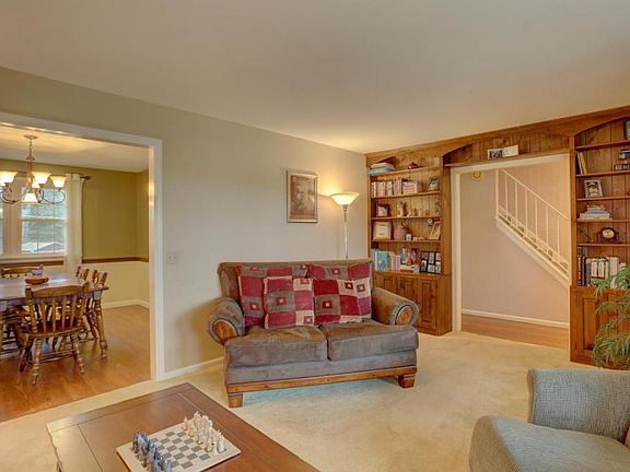 5th image of 106 Carol Dr